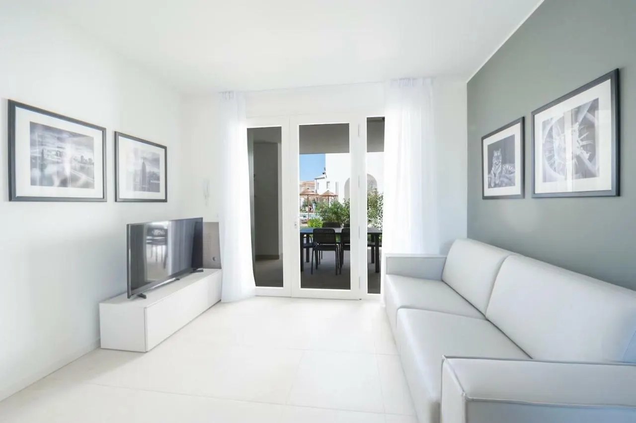 Les Maisons Hotel Lido di Jesolo 0*,  Italy
